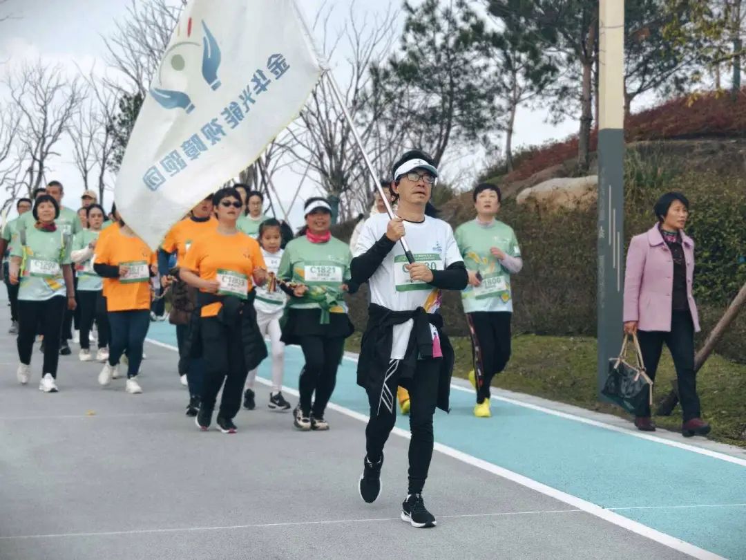 视障跑者参加健康跑